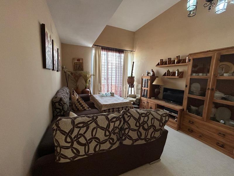 Foto 33e1ce83-b449-48ac-b9fd-c34f5cfca352. Casa adossada a Almadén de la Plata