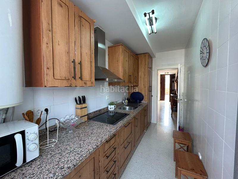 Foto 6bcc5fad-4657-46ba-b5d4-3df5f3645fe3. Casa adossada a Almadén de la Plata