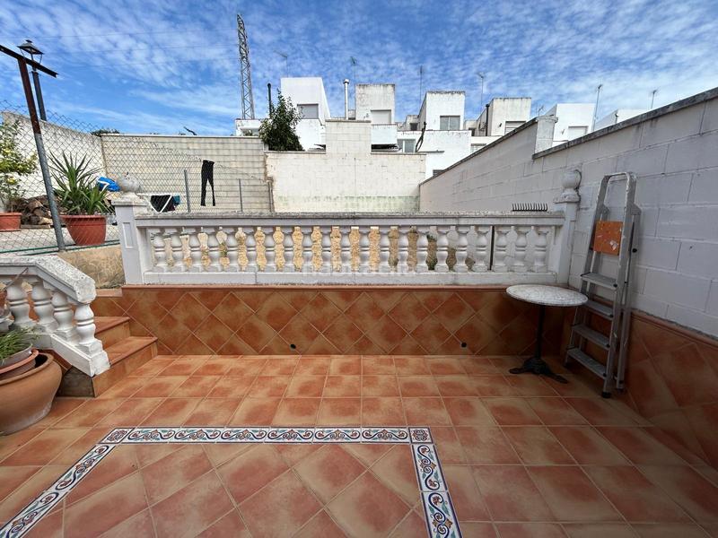 Foto aef2336a-f4af-4f8d-99af-ad04e5fe0c00. Casa adossada a Almadén de la Plata