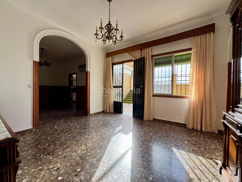 Foto d6457f2a-c614-472b-91bd-306452a45d5f. Casa adossada amb aparcament a Olivares