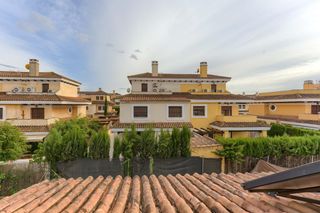 Towny house  Calle formosa. Vida familiar chalet pareado con piscina, club social y entorno