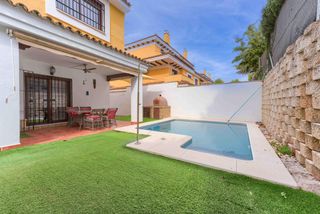 Doppelhaus  24 calle formosa. Vida familiar chalet pareado con piscina, club social y entorno