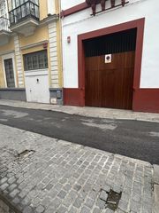 Aparcament cotxe  Calle madrid #2. Se vende
