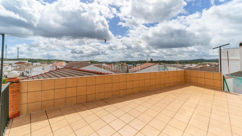 Foto 71d68329-dfbb-4f2b-b35a-ee0c40d1e60f. Casa adossada a Navas de la Concepción (Las)