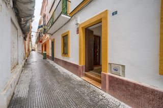 Apartamento  Calle ricardo alc�n #8. Inversion en la playa