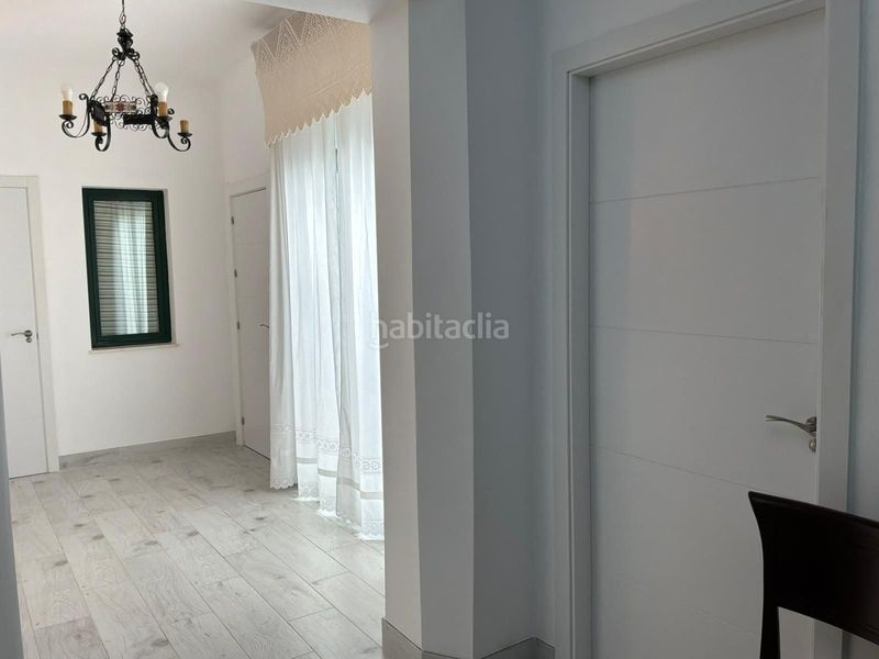 Foto 1513e77b-2671-43ec-b5e0-f4c42ffccdbe. Edifici a Torre Cruz - Los Molinos Utrera