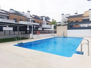 Location Maison jumelée  Calle vía aurelia. Alquiler de casa adosada con zonas comunes