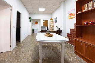 Local Comercial  4 chapi #esc1 bajo puerta 9. Local comercial reformado como vivienda