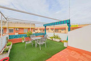 Casa a schiera  1 calle fernando álvarez de toledo #1. Casa unifamiliar en sevilla