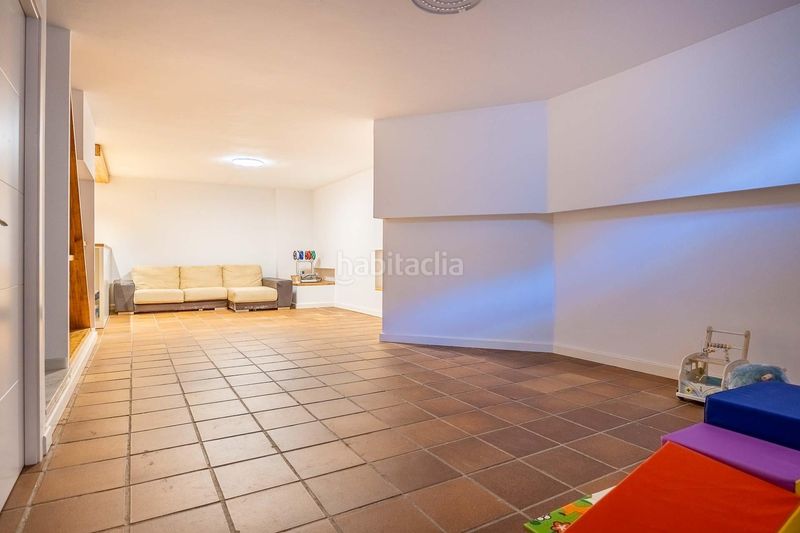 Foto ac5fb0b8-56bc-4e41-8a7a-ace76fd802b1. Casa pareada en Casco Antiguo Mairena del Aljarafe