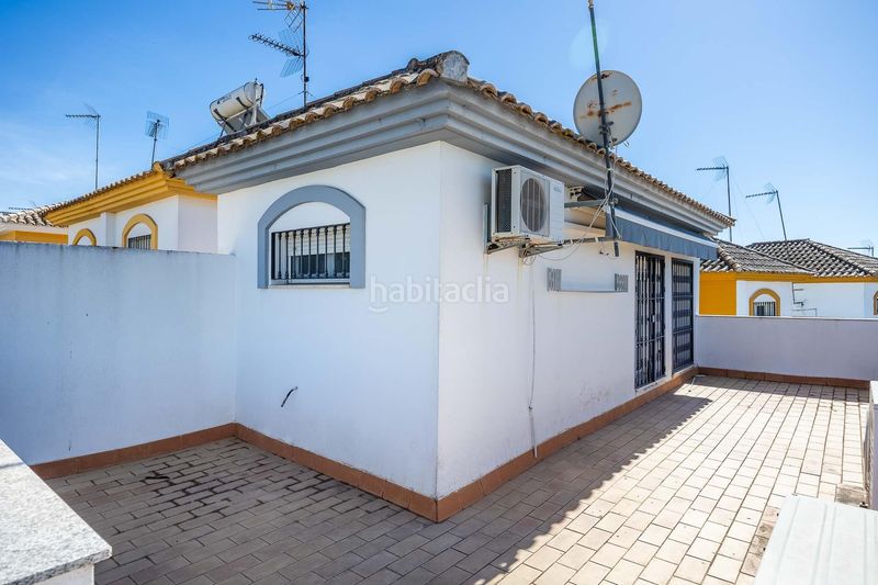 Foto b9a024d2-91b2-4624-bcce-64ff91f158d8. Casa pareada en Casco Antiguo Mairena del Aljarafe