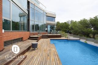 Haus in Montmar. Villa de diseño en montemar, castelldefels