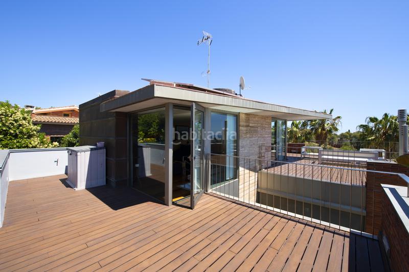 Foto df34e4cf-3b56-4838-93de-30dbf861e7c6. Casa amb calefacció aparcament piscina a Bellamar Castelldefels