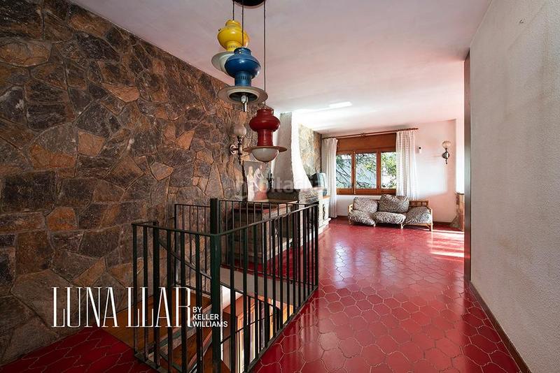 Foto 58fc3c03-3e34-4f25-9668-038779674a43. Haus mit parking in Montmar Castelldefels