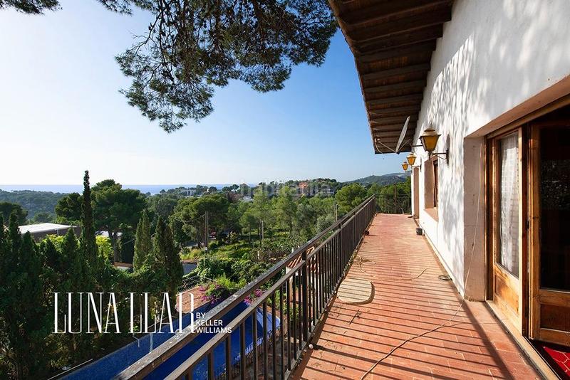 Foto 82cb4729-6fb0-4589-bc6c-7c2b3de80e1f. Haus mit parking in Montmar Castelldefels