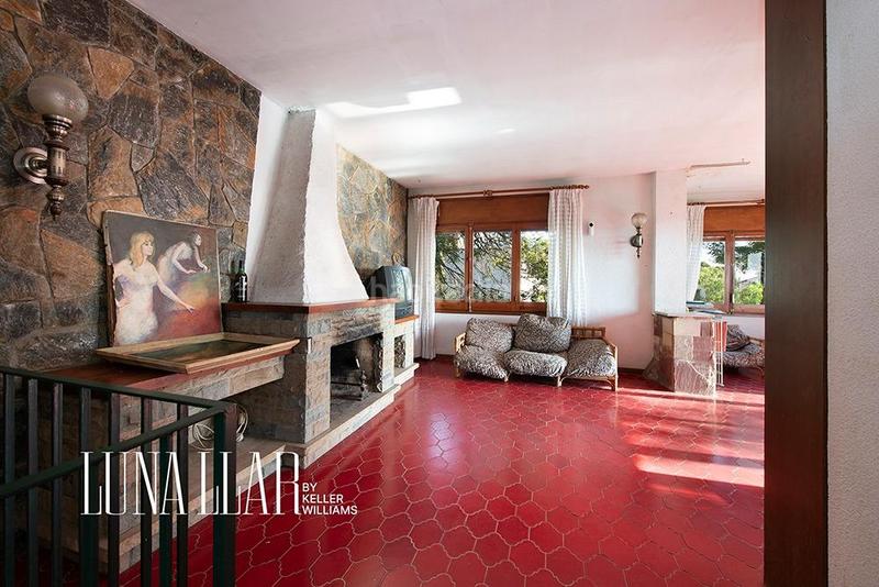 Foto d3a71965-f8a8-4617-b2b9-69456529fed4. Haus mit parking in Montmar Castelldefels