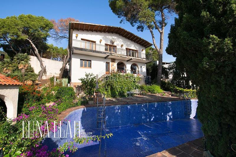 Foto e1258a35-0839-42ed-8bf6-f8e73c8ea1e2. Haus mit parking in Montmar Castelldefels