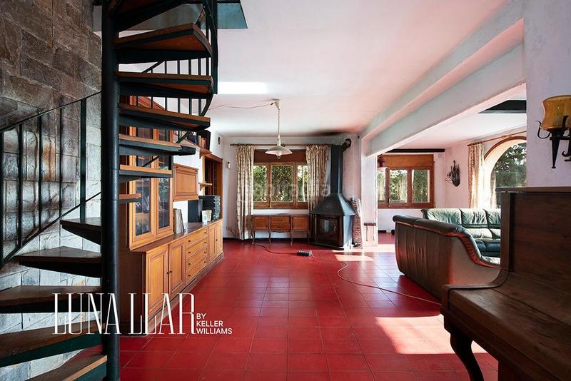 Foto e25b0fee-44b9-453c-b7a8-507f62616279. Haus mit parking in Montmar Castelldefels