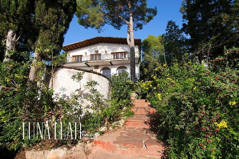 Foto f05ca96e-7fde-4796-9447-dea24f948af8. Haus mit parking in Montmar Castelldefels