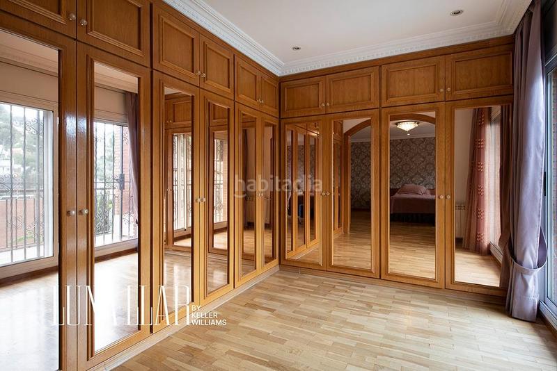 Foto 69d2edc2-7a64-4301-930f-83b06395d065. House with heating parking pool in Montmar Castelldefels