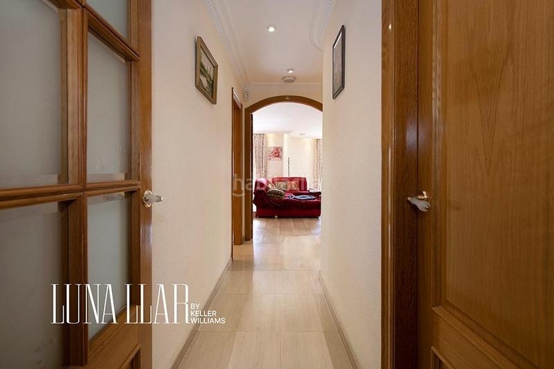 Foto cda3b7ad-22d8-4a89-832b-40358ee35619. House with heating parking pool in Montmar Castelldefels