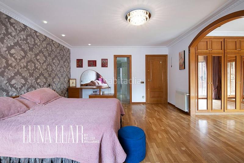 Foto edcfc266-39fc-4103-99a4-fec010d40064. House with heating parking pool in Montmar Castelldefels