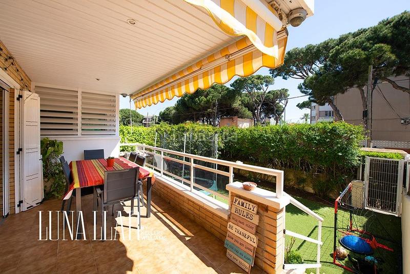 Foto 355c7a29-c729-4bd4-bf6e-423e5ace755a. Erdgeschoss mit parking pool in La Pineda Castelldefels