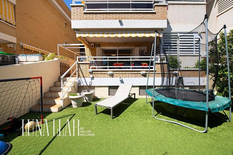 Foto 35b1352e-5314-4bc9-9b75-62bcf0ef53f5. Ground floor with parking pool in La Pineda Castelldefels