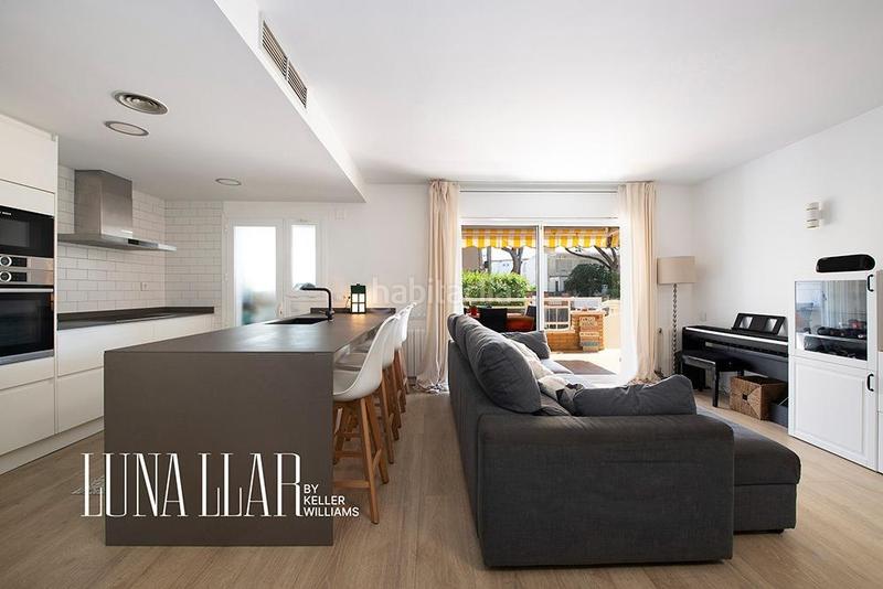 Foto 3c865f58-63d2-4caf-a713-55bd1981c792. Ground floor with parking pool in La Pineda Castelldefels
