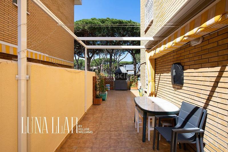 Foto 7363ce07-dc8a-4d9f-a7ec-587f90feae28. Ground floor with parking pool in La Pineda Castelldefels