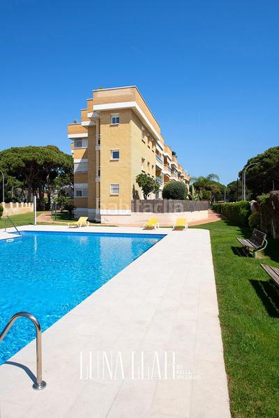 Foto 3f633148-4886-4dd4-b8c7-1da941d94b15. Piano terra con parcheggio piscina in La Pineda Castelldefels