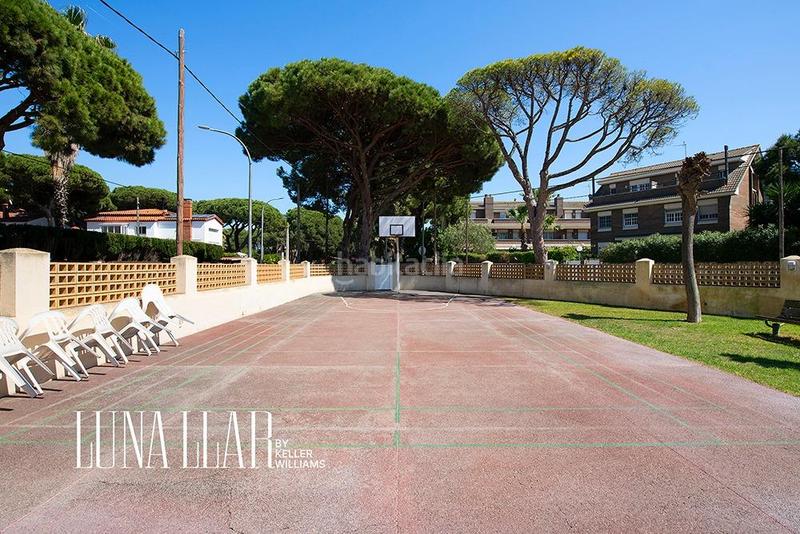 Foto 90d0c3d4-d3c0-4e00-847e-03ef5845e7bc. Piano terra con parcheggio piscina in La Pineda Castelldefels