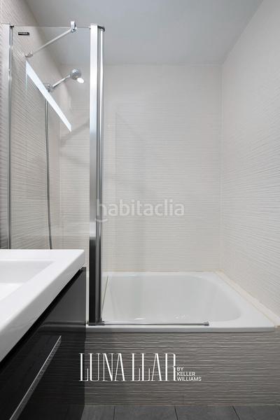 Foto a8d1048d-e53b-4066-a06f-3432133602b7. Piano terra con parcheggio piscina in La Pineda Castelldefels