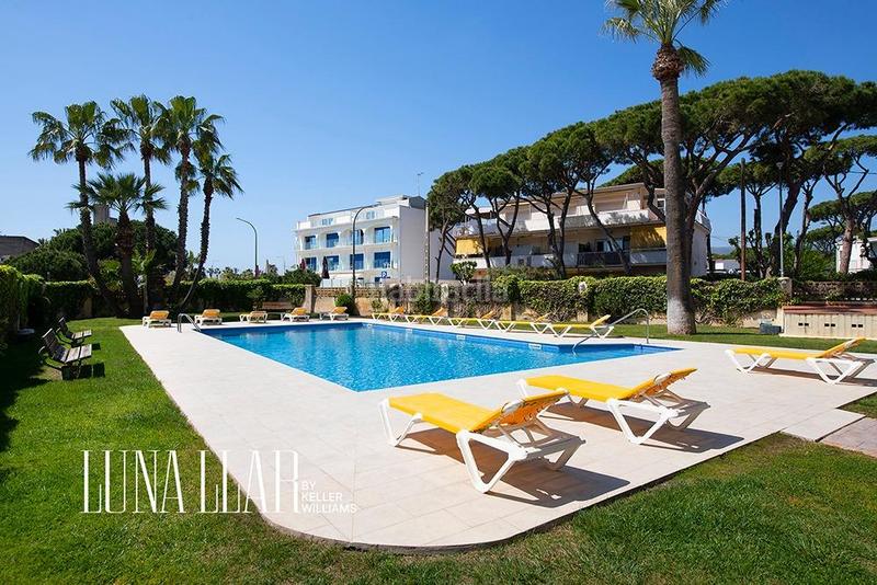 Foto ad7589a9-50ec-4c5d-a532-d349eb8d0fe0. Piano terra con parcheggio piscina in La Pineda Castelldefels