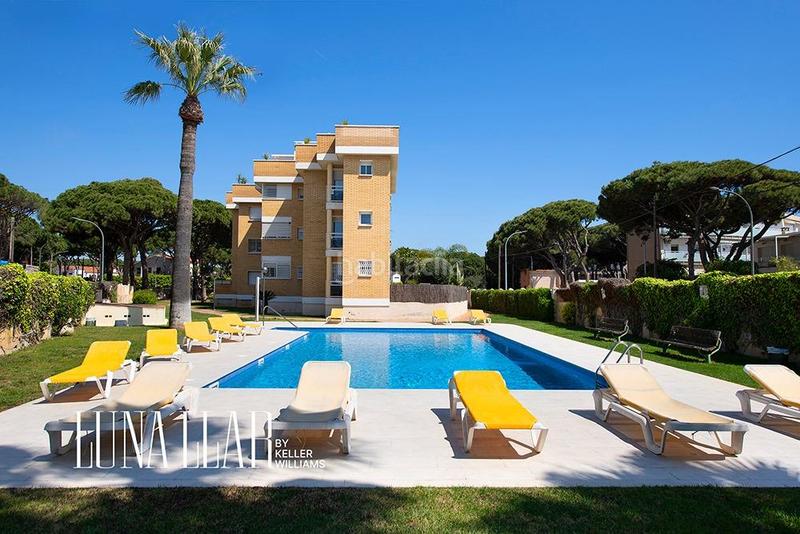 Foto e83e47b4-248f-4b98-b0f7-1939893ce553. Piano terra con parcheggio piscina in La Pineda Castelldefels