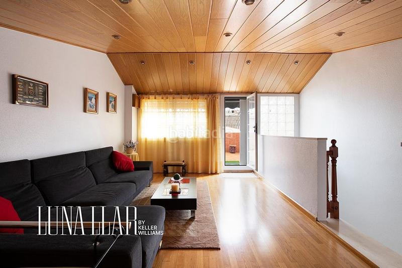 Foto 308d863d-59ae-49a1-a9f5-d915dea1aba7. Haus mit heizung parking in Centre-Estació Gavà