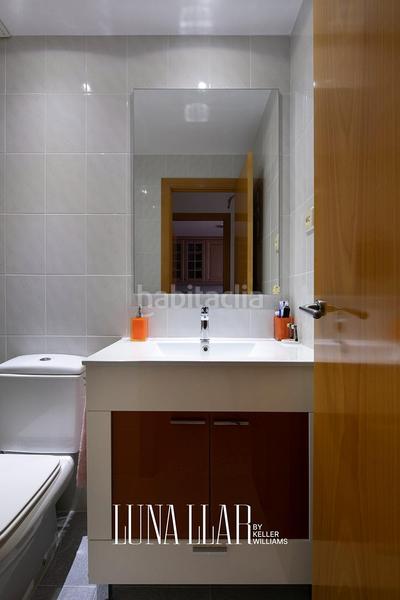 Foto b1ab9edb-c94c-4641-872f-c174869a3d3c. Haus mit heizung parking in Centre-Estació Gavà