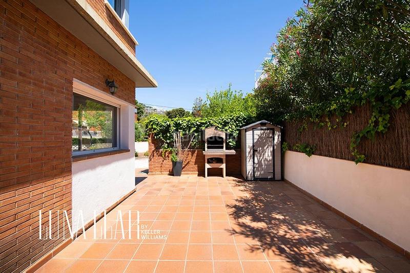Foto 378ec035-6483-44fd-a058-66e91fe2fd4d. Casa pareada en Baixador Castelldefels