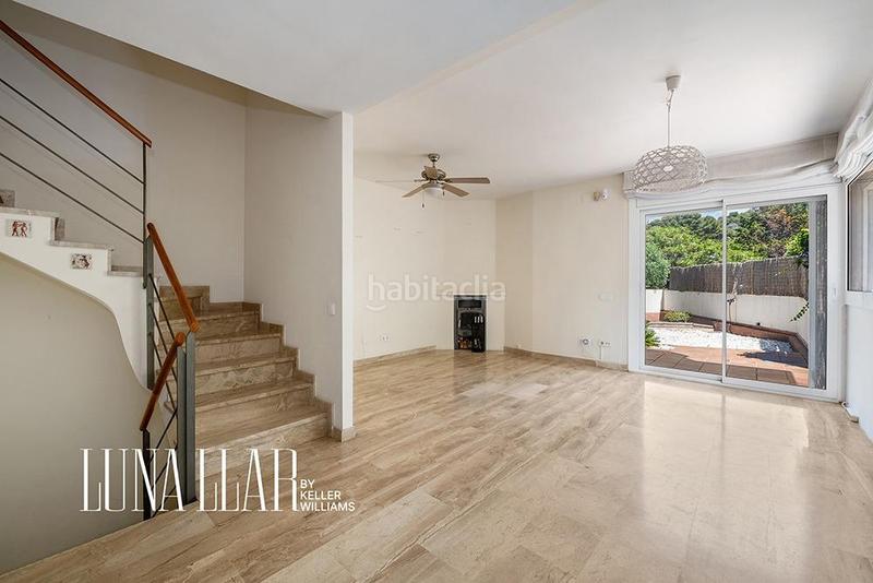 Foto 668276a6-ad9f-4918-b68d-d41f171fb3b6. Casa pareada en Baixador Castelldefels