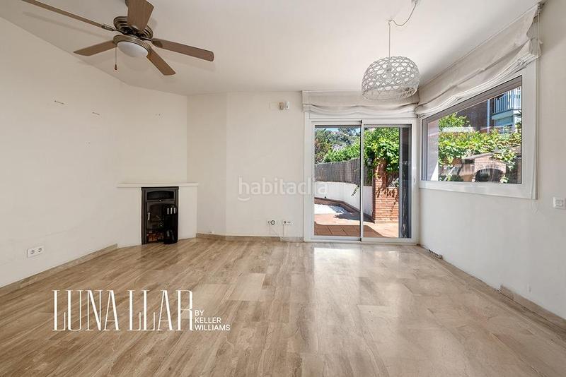 Foto 7de8c9ac-7397-4bee-a0fc-aed0e45cfd0c. Casa pareada en Baixador Castelldefels