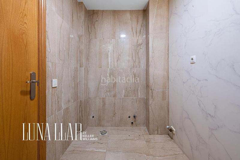 Foto 88a3bb86-3a40-4cf6-a5e8-5f7d05c3508e. Casa pareada en Baixador Castelldefels