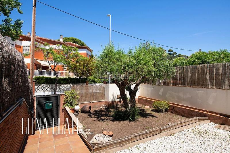 Foto 8b7820e5-a31a-4505-bd0d-3d91c8f86af7. Casa pareada en Baixador Castelldefels