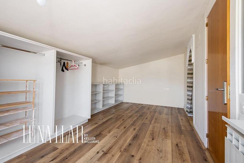 Foto c91a9e82-2580-4f39-a2b1-fa8909ec6f56. Casa pareada en Baixador Castelldefels