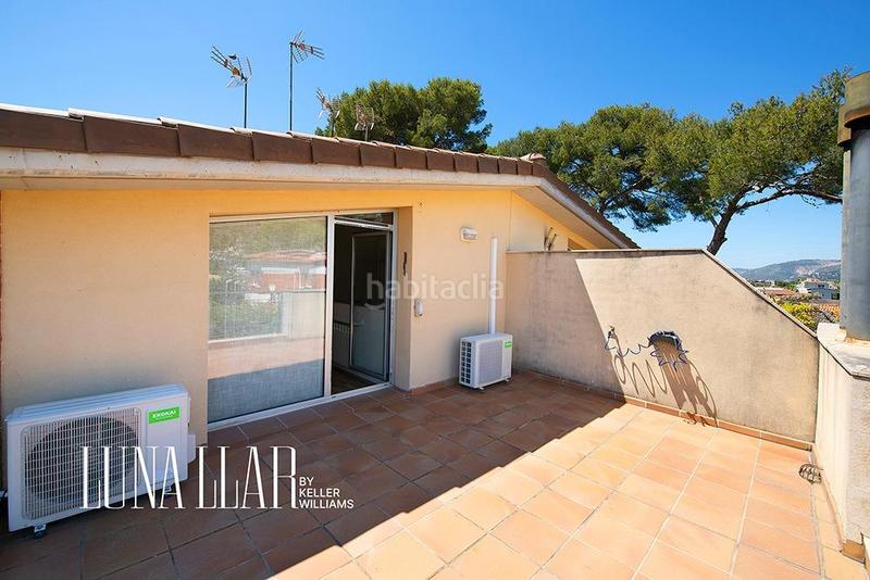 Foto f075dd09-95e4-481e-b9ab-17d13623abca. Casa pareada en Baixador Castelldefels