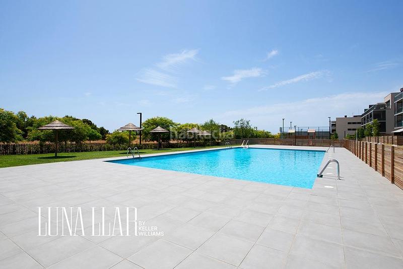 Foto d364e641-0071-46c7-bdff-cbb18574d1ab. Àtic amb aparcament piscina a La Plana Sitges