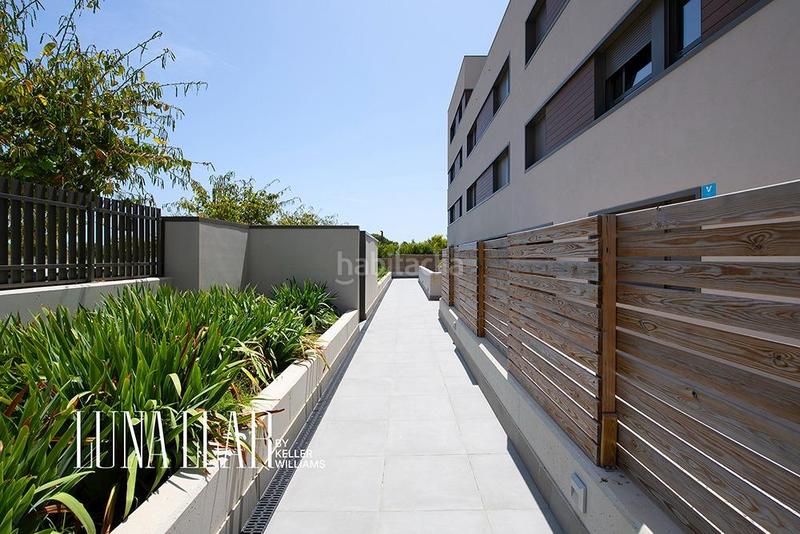 Foto 0131da38-4c2c-4fb2-996f-04c45b165c81. Dachwohnung mit parking pool in La Plana Sitges