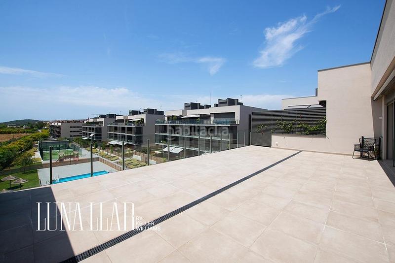 Foto f05d28f5-3445-4d68-9153-421e17b1701c. Dachwohnung mit parking pool in La Plana Sitges