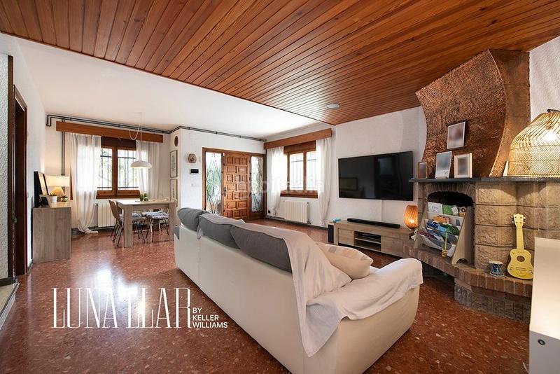 Foto b9301dbc-f4d2-4fb6-9a7a-8f09b6dd666e. Casa con riscaldamento parcheggio piscina in Montmar Castelldefels