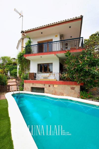 Foto 615919ea-2100-46db-8b0c-cdc3791a5c5a. Haus mit heizung parking pool in Montmar Castelldefels