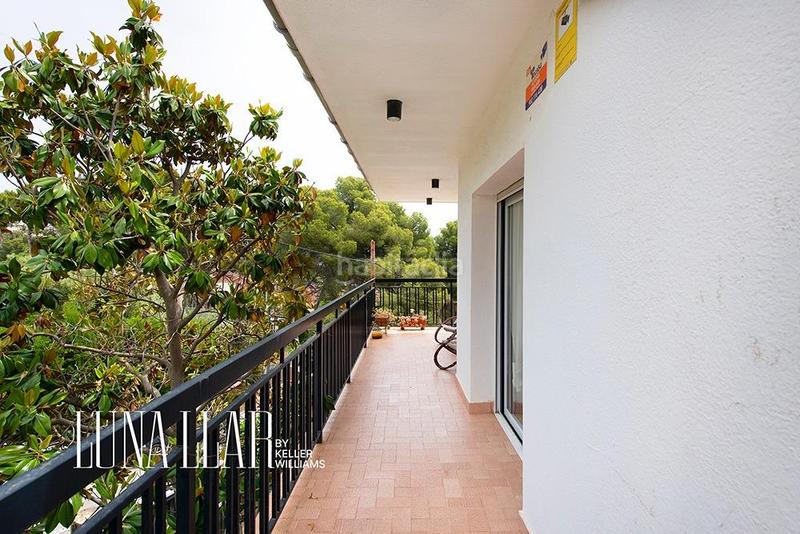 Foto 8f4ed82f-cb47-4b0f-a5fa-05a8fd14688c. Haus mit heizung parking pool in Montmar Castelldefels